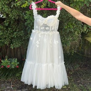 Ava Gowns Willow Dress, White, Size Strong (see size chart photo)